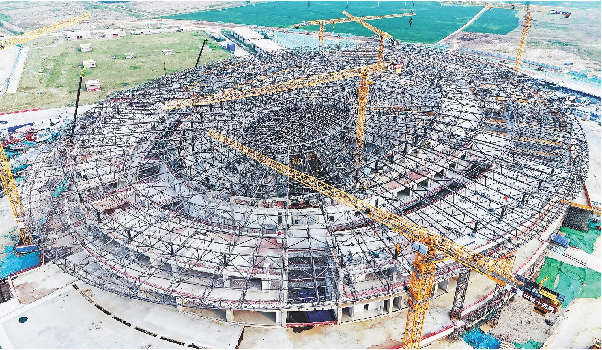 钢铁穹顶 凌空落成
