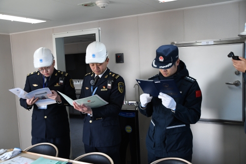 山东潍坊市涉海部门开展春节期间海上巡查活动2.jpg