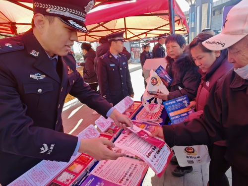 致敬守护者 普法进万家——聊城市融合开展反走私宣传活动7.jpg